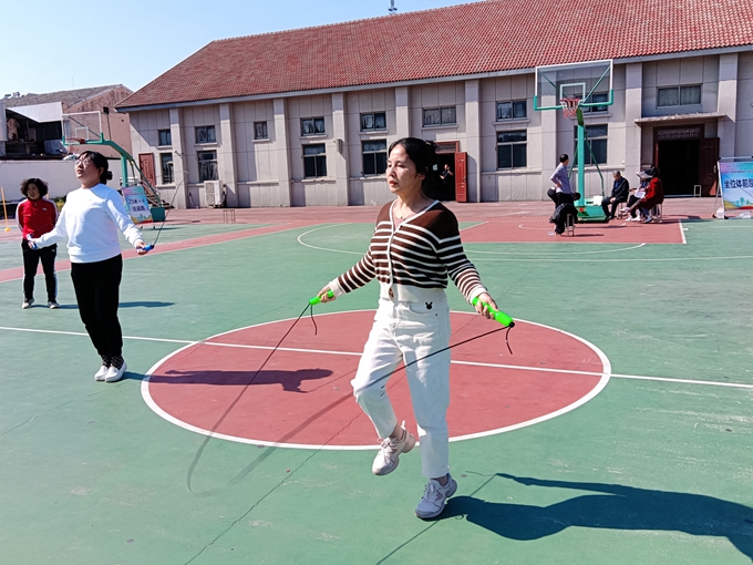 共享好时光 共“健”好地方——高邮市疾控中心组织参加《国家体育锻炼标准》达标赛图片2.jpg