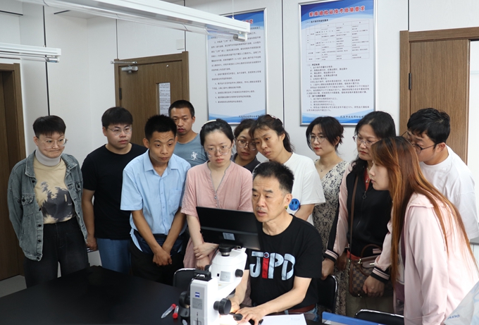 1720166043838233.jpg 李菊林老师蚊种鉴别示教1.jpg